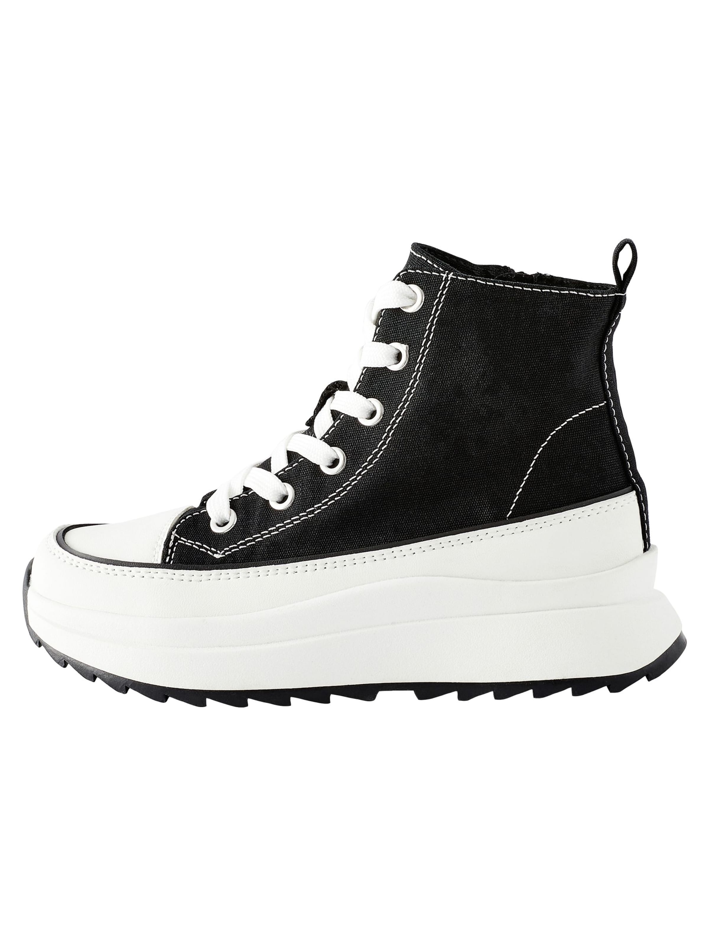 Next Сникърси в черно: отпред