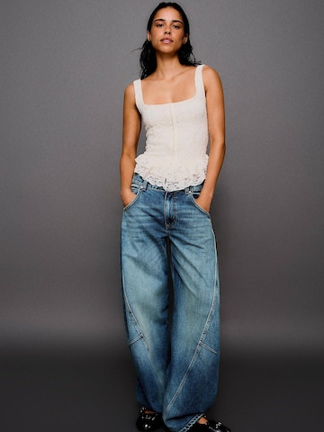 Barrel Jeans di Bershka in blu