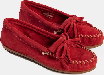 Minnetonka Mocassins 'Kilty' in Rood