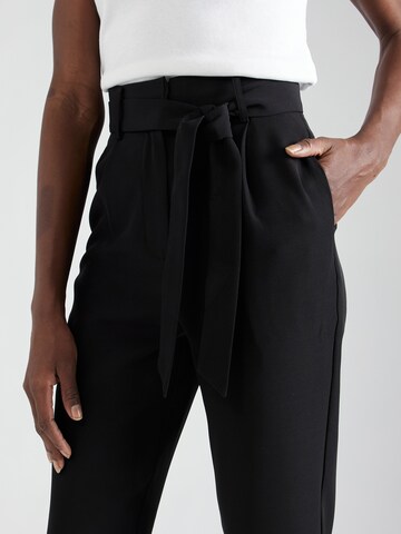 Dorothy Perkins Slimfit Kalhoty se sklady v pase – černá
