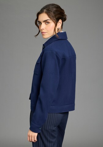 LAURA SCOTT Between-Season Jacket in Blue