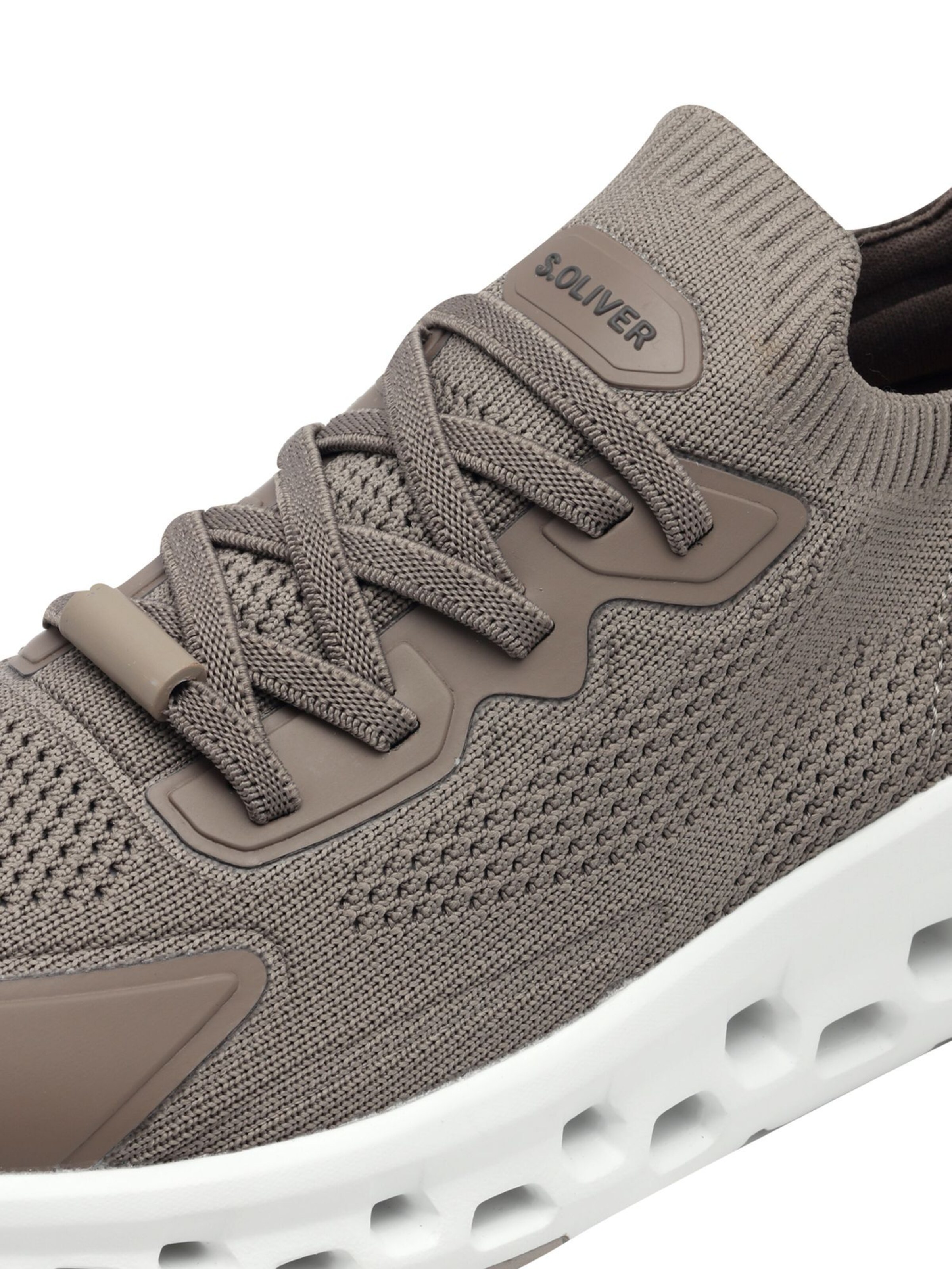 s.Oliver Sneakers in Beige