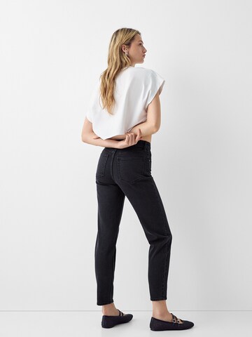 Bershka Tapered Jeans in Zwart