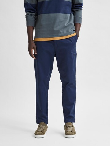 Tapered Pantaloni cargo di SELECTED HOMME in blu: frontale