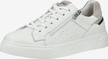 Baskets basses Nero Giardini en blanc : devant