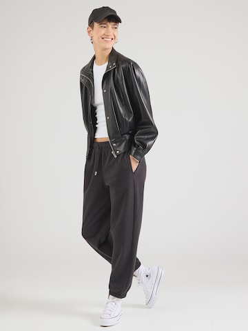 Effilé Pantalon 'V-NEW' GAP en noir