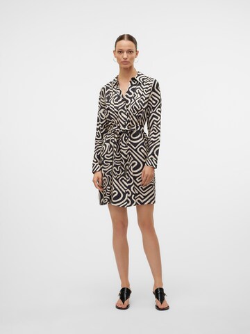 Robe-chemise 'VMVigdis' VERO MODA en noir