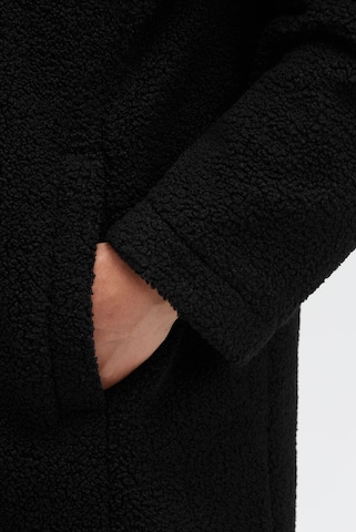 Soccx Kurzmantel mit Bouclé-Optik und Kapuze in Schwarz