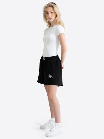 LONSDALE Regular Housut 'Bellshill' värissä musta