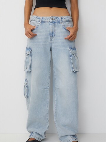 Pull&Bear Wide leg Cargo Jeans in Blue: front