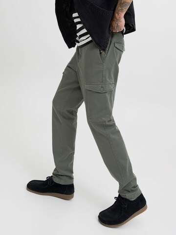 JACK & JONES Zwężany krój Bojówki w kolorze zielony