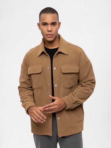 Veste mi-saison Antioch en beige : devant