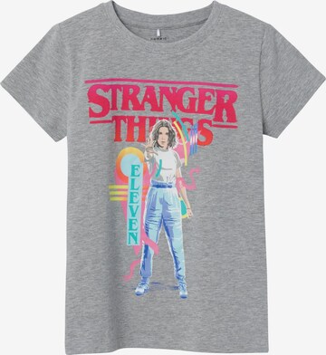 NAME IT Shirt 'Stranger Things' in Grijs: voorkant