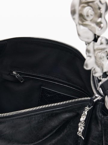 Desigual Schultertasche in Schwarz