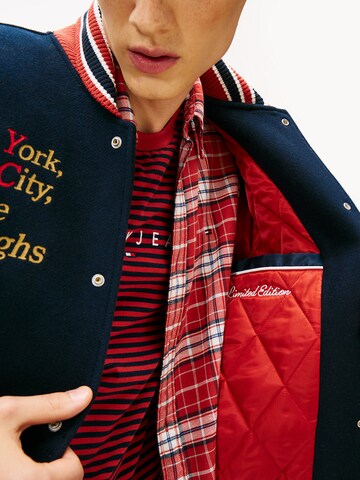 Tommy Jeans Winterjacke in Blau