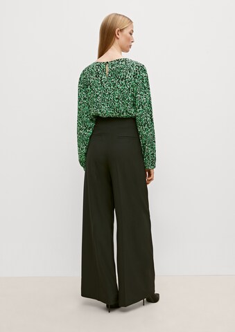 COMMA - Blusa en verde: atrás