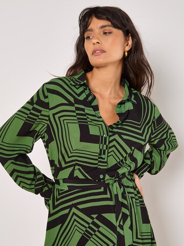 Robe ' ' Apricot en vert