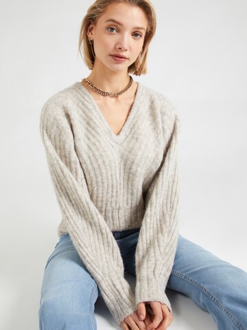 TOPSHOP Sweater in Beige: front