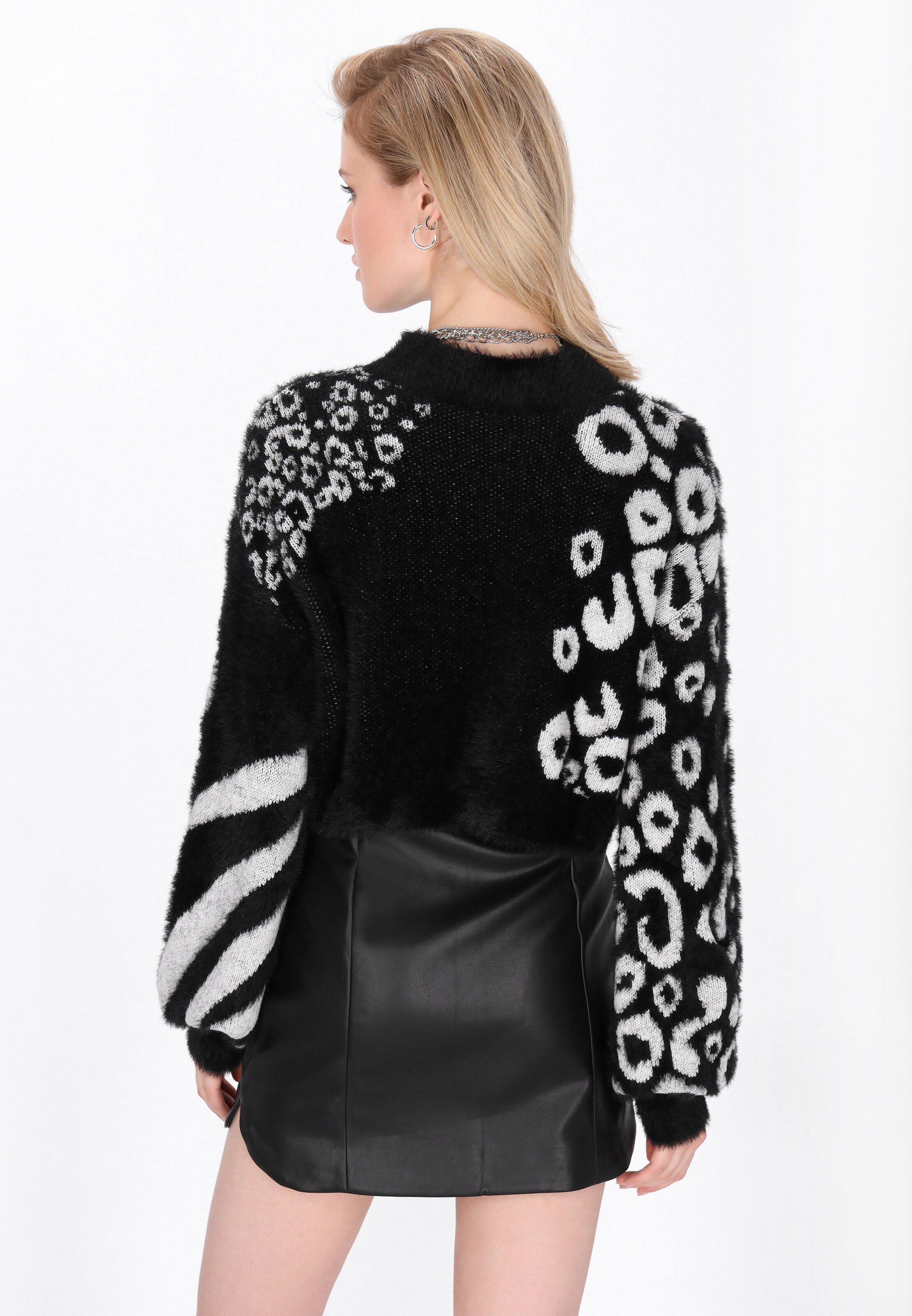 myMo ROCKS Свитер в Черный