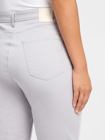 BRAX Regular Broek 'Carola' in Grijs