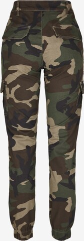 Effilé Pantalon cargo Urban Classics en vert