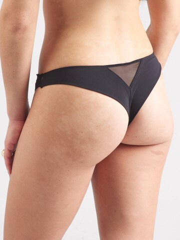 ETAM String 'PATCHOULI' in Black