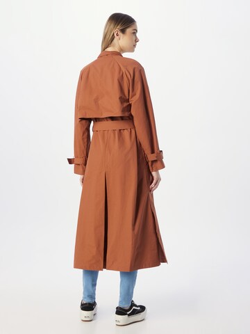 ESPRIT Overgangsfrakke i brun