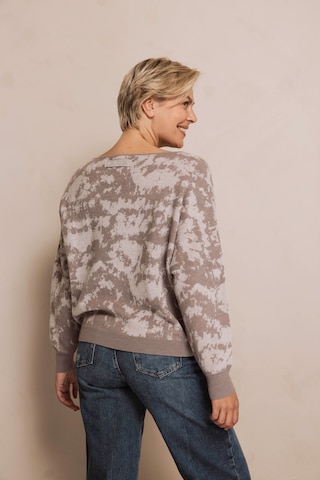 Zhrill Pullover in Beige