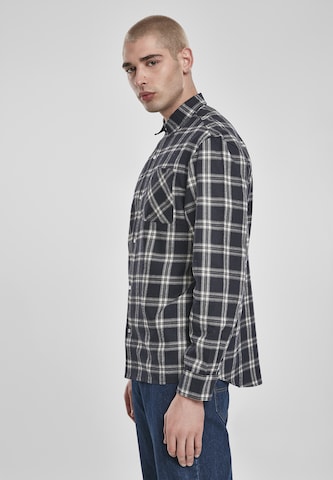 Urban Classics Regular fit Button Up Shirt in Black