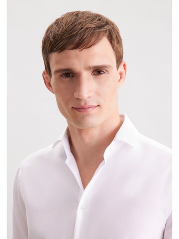 Coupe regular Chemise business SEIDENSTICKER en blanc