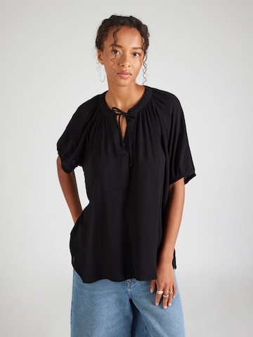 Eight2Nine Blouse in Black: front