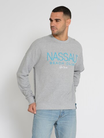 NASSAU Beach Club Sweatshirt 'NB231041' in Grijs: voorkant