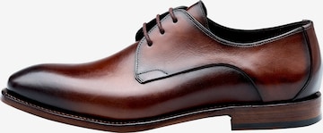 Chaussure à lacets LLOYD en marron : devant