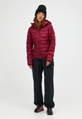 PEAK PERFORMANCE Between-Season Jacket in Red: front