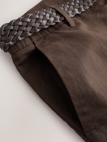 Next Regular Панталон Chino в кафяво