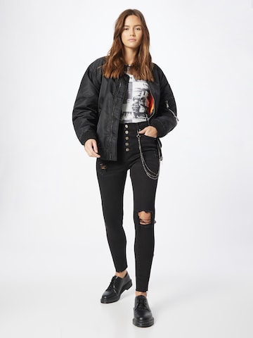 KENDALL + KYLIE Slimfit Jeans i svart