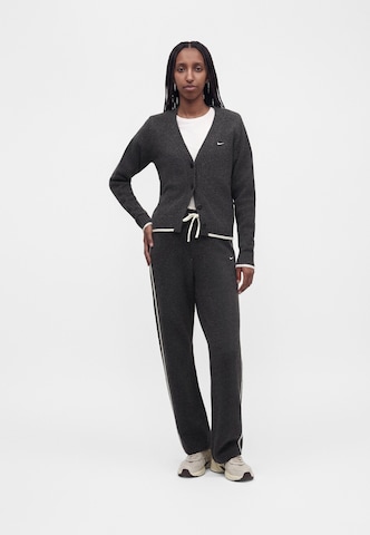 Nike Sportswear - Casaco de malha em preto: frente