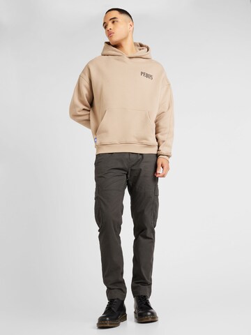 Pequs Sweatshirt in Brown