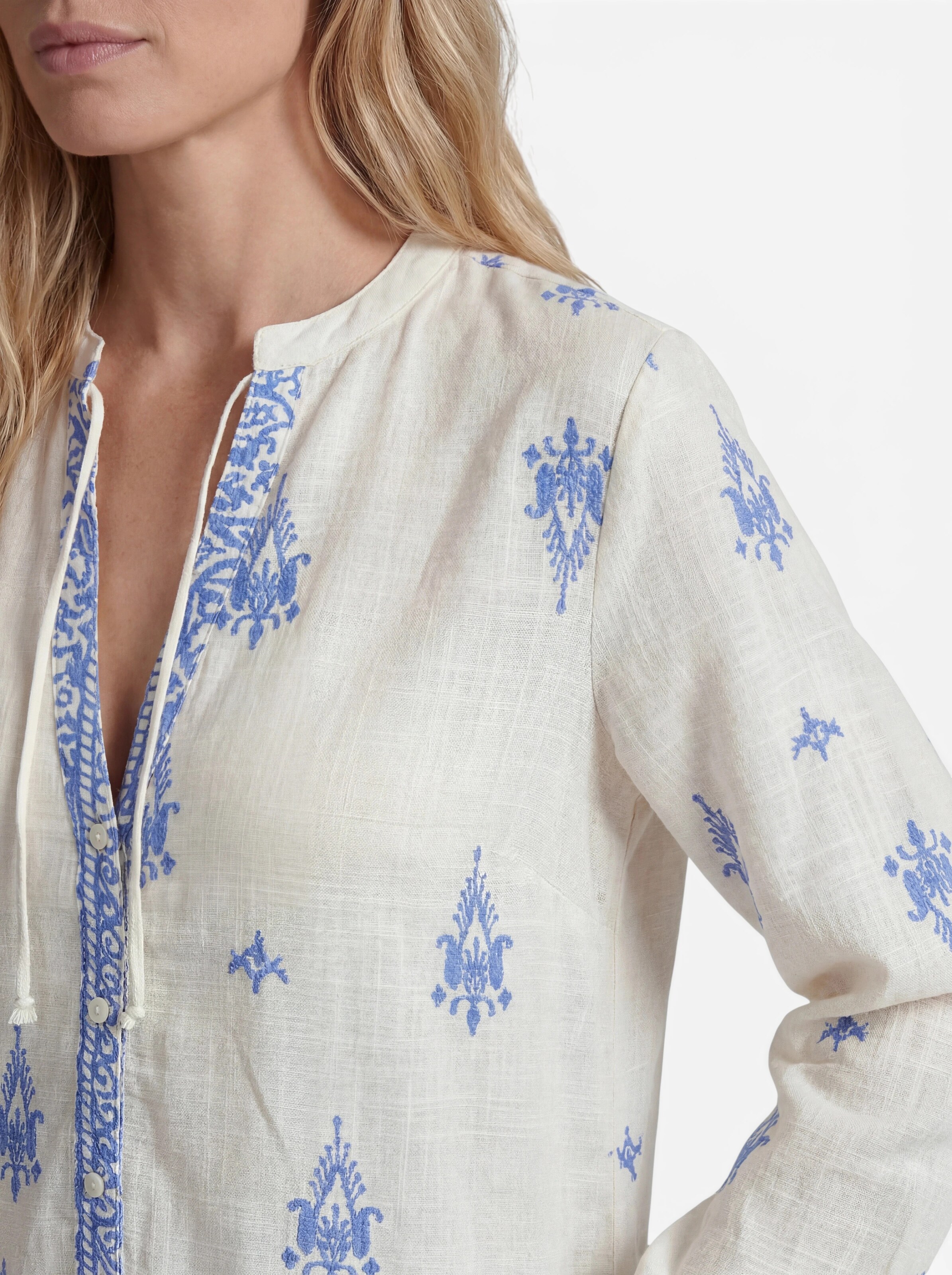 ONLY - Vestido 'ONLALMA L/S SHORT DRESS WVN NOO' em branco