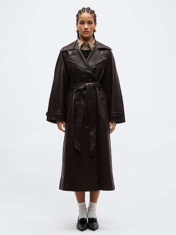 Manteau mi-saison Gina Tricot en marron : devant