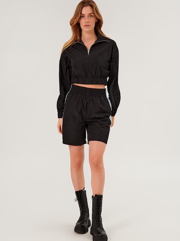 ABOUT YOU x Swalina&Linus Regular Broek 'Theresa' in Zwart