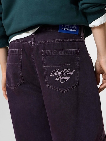 Red Bull Racing x Pepe Jeans Loosefit Jeans in Rood