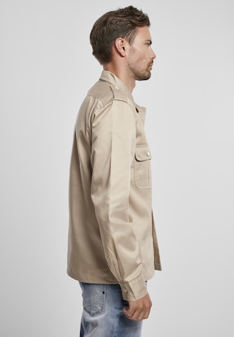 Brandit - Ajuste regular Camisa en beige