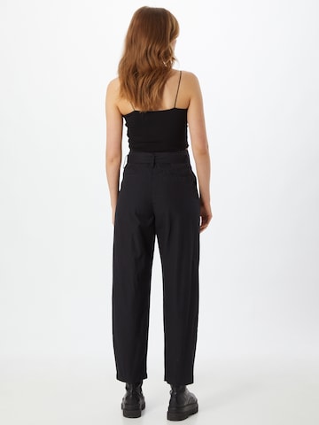 LEVI'S ® Loosefit Kalhoty se sklady v pase 'Tailor High Loose Taper' – černá