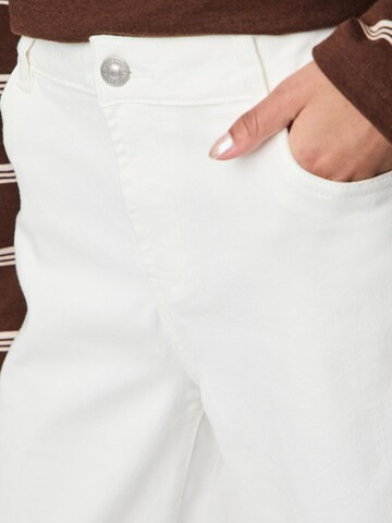 PIECES Regular Jeans 'PCSalume' in Wit