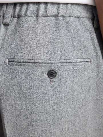 Next Regular Hose in Grau