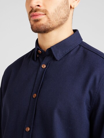 Coupe regular Chemise 'AKLEIF' anerkjendt en bleu