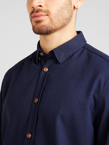 Regular fit Camicia 'AKLEIF' di anerkjendt in blu