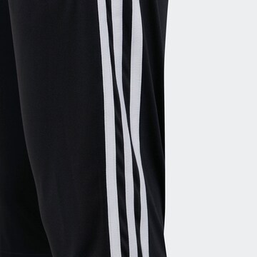 Coupe slim Pantalon de sport 'Tiro 23' ADIDAS PERFORMANCE en noir