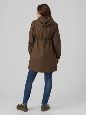 Parka mi-saison 'Mila' MAMALICIOUS en marron